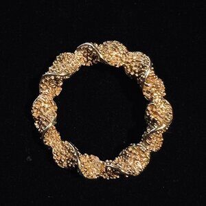 Vintage Emmons Gold Tone Textured And Twisted Wreath Brooch (5169)